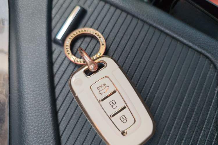 Used Kia K5 2012 2.0L Automatic DLX Vehicle Key