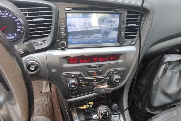 Used Kia K5 2012 2.0L Automatic DLX Audio And AC Panel
