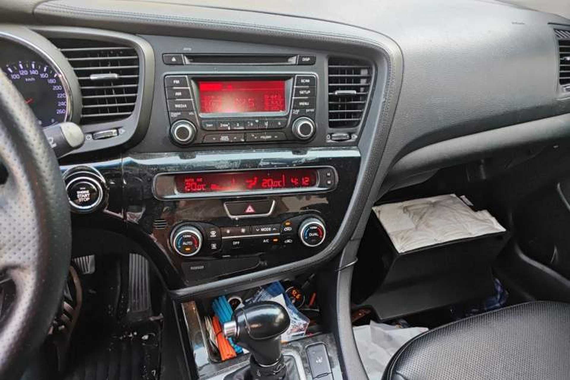 Used Kia K5 2012 2.0L Automatic DLX Audio And AC Panel