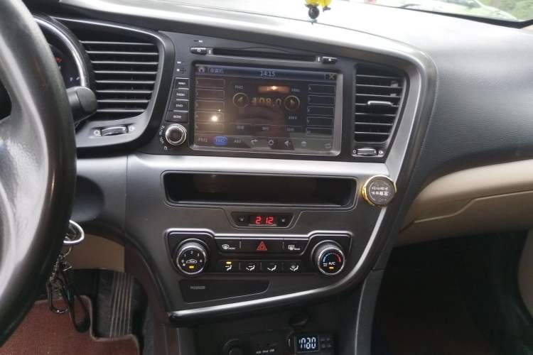 Used Kia K5 2012 2.0L Manual GL Audio And AC Panel
