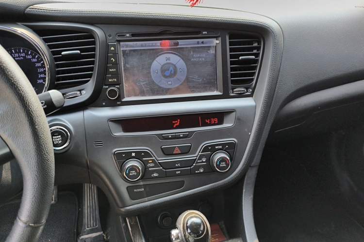 Used Kia K5 2012 2.0L Automatic DLX Audio And AC Panel