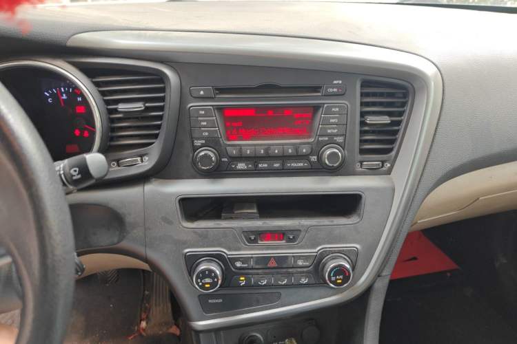 Used Kia K5 2012 2.0L Manual GL Audio And AC Panel