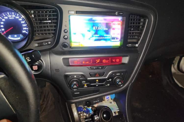 Used Kia K5 2012 2.0L Automatic DLX Audio And AC Panel
