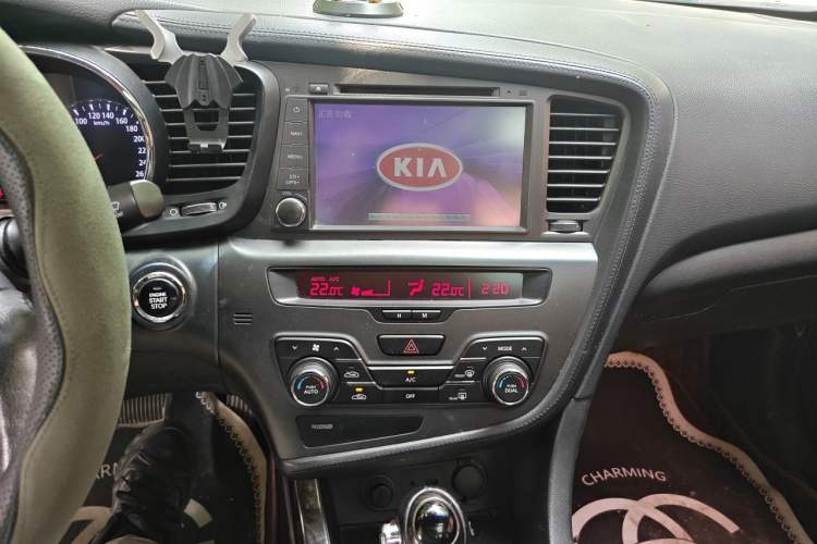Used Kia K5 2012 2.0L Automatic DLX Audio And AC Panel