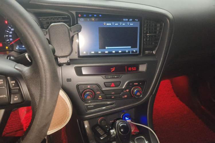 Used Kia K5 2012 2.0L Automatic DLX Audio And AC Panel