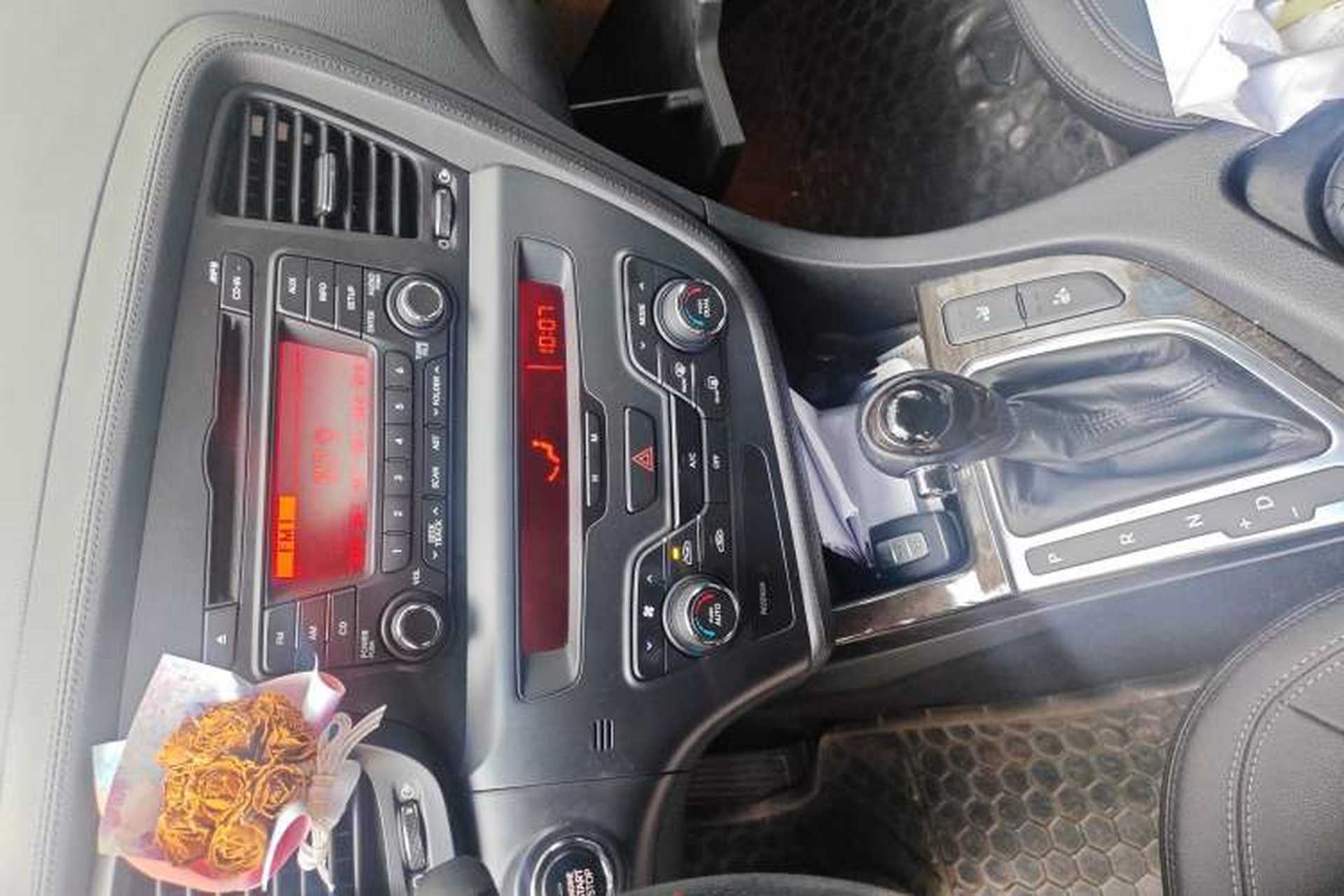 Used Kia K5 2012 2.0L Automatic DLX Audio And AC Panel