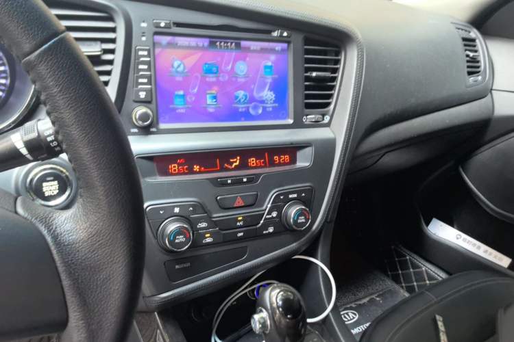 Used Kia K5 2012 2.0L Automatic DLX Audio And AC Panel