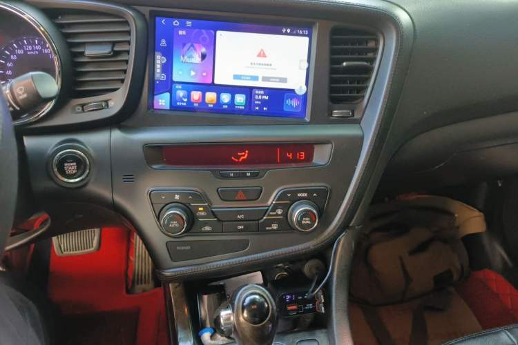 Used Kia K5 2012 2.0L Automatic DLX Audio And AC Panel