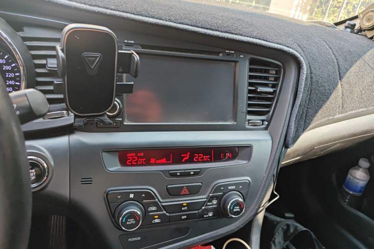 Used Kia K5 2012 2.0L Automatic DLX Audio And AC Panel