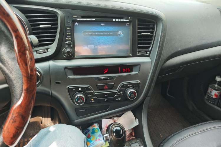 Used Kia K5 2012 2.0L Automatic DLX Audio And AC Panel