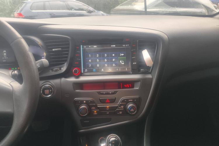 Used Kia K5 2012 2.0L Automatic DLX Audio And AC Panel