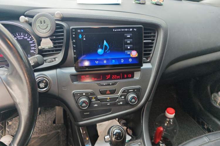 Used Kia K5 2012 2.0L Automatic DLX Audio And AC Panel