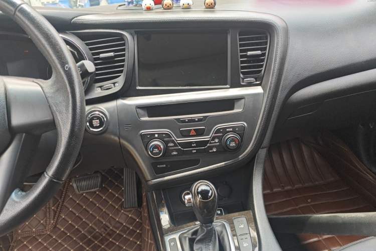 Used Kia K5 2012 2.0L Automatic GLS Audio And AC Panel