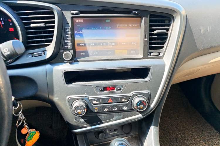 Used Kia K5 2012 2.0L Automatic GL Audio And AC Panel