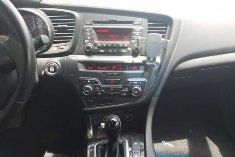 Used Kia K5 2012 2.0L Automatic DLX Audio And AC Panel