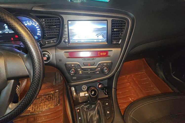 Used Kia K5 2012 2.0L Automatic DLX Audio And AC Panel