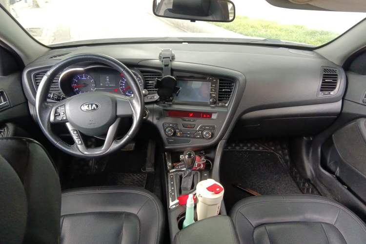 Used Kia K5 2012 2.0L Automatic DLX Center Console