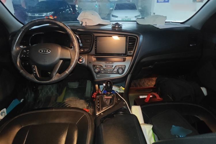 Used Kia K5 2012 2.0L Automatic DLX Center Console
