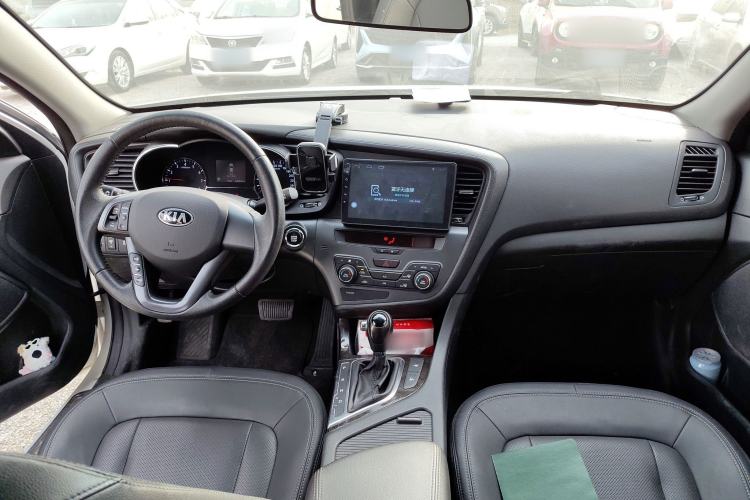 Used Kia K5 2012 2.0L Automatic GL Center Console