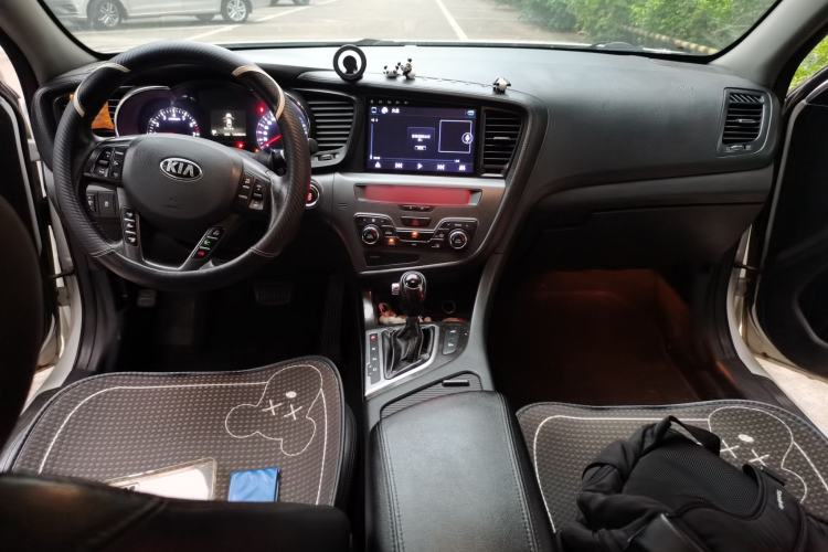 Used Kia K5 2012 2.0L Automatic DLX Center Console