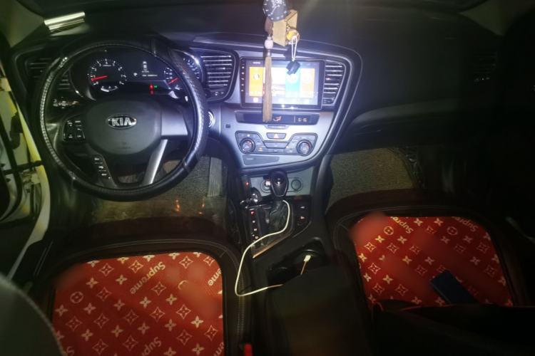 Used Kia K5 2012 2.0L Automatic DLX Center Console