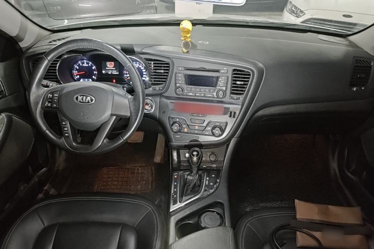 Used Kia K5 2012 2.0L Automatic DLX Center Console