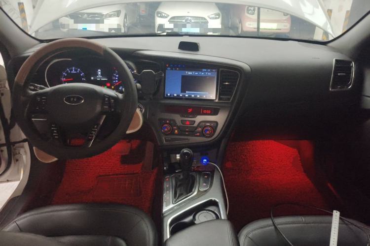 Used Kia K5 2012 2.0L Automatic DLX Center Console