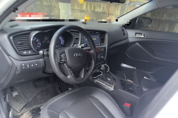 Used Kia K5 2012 2.0L Automatic DLX Center Console
