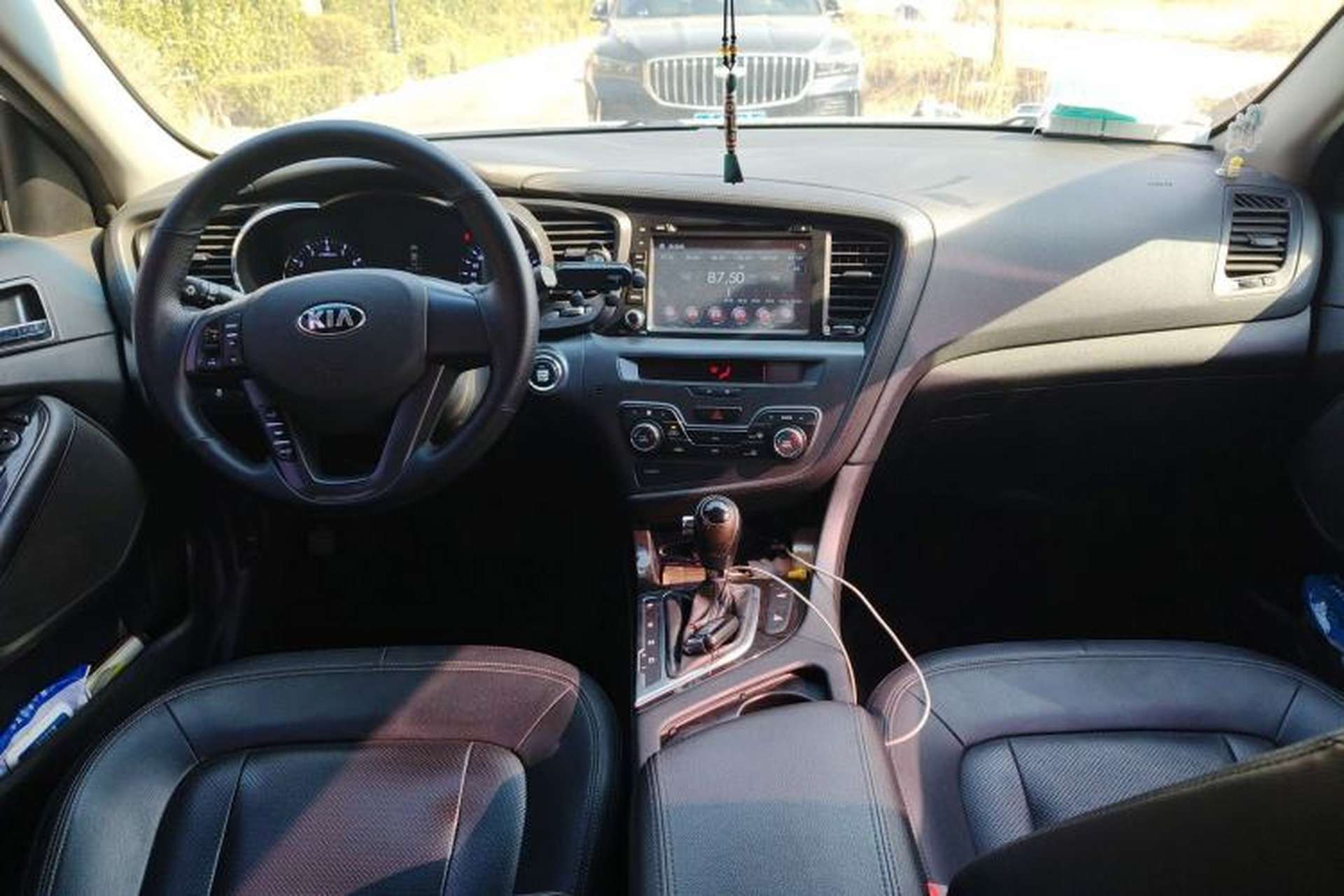 Used Kia K5 2012 2.0L Automatic DLX Center Console