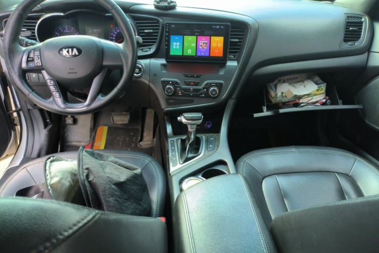 Used Kia K5 2012 2.0L Automatic DLX Center Console