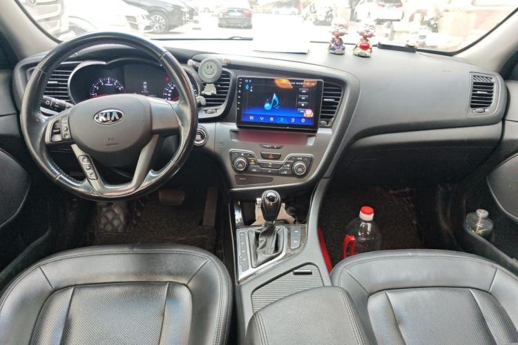 Used Kia K5 2012 2.0L Automatic DLX Center Console