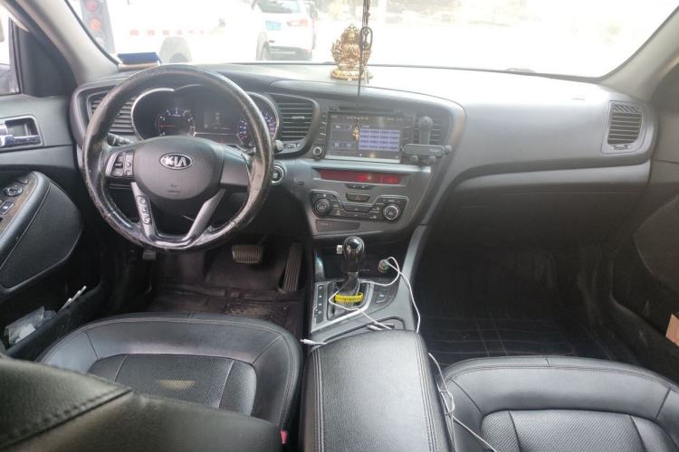 Used Kia K5 2012 2.0L Automatic DLX Center Console