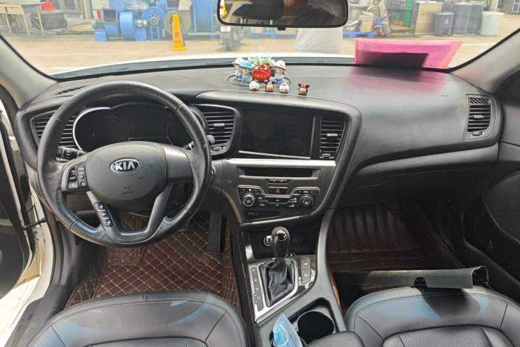 Used Kia K5 2012 2.0L Automatic GLS Center Console