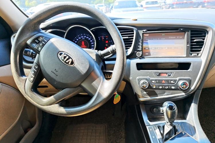Used Kia K5 2012 2.0L Automatic GL Center Console
