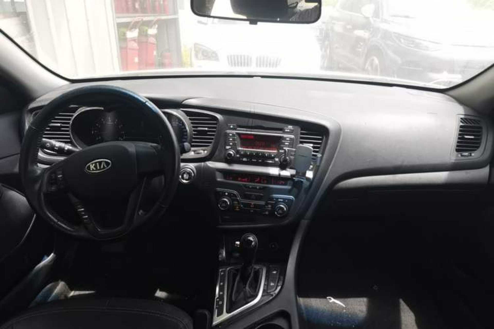 Used Kia K5 2012 2.0L Automatic DLX Center Console