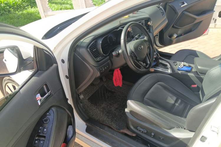 Used Kia K5 2012 2.0L Automatic DLX Driver Seat