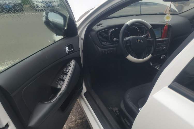 Used Kia K5 2012 2.0L Automatic DLX Driver Seat