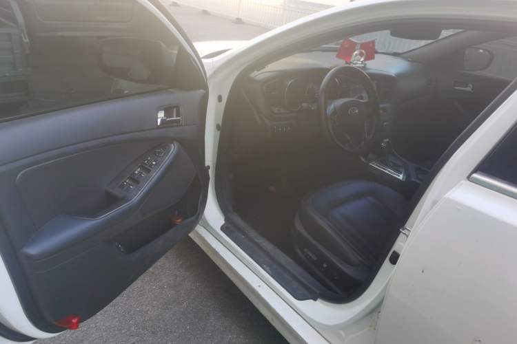 Used Kia K5 2012 2.0L Automatic DLX Driver Seat