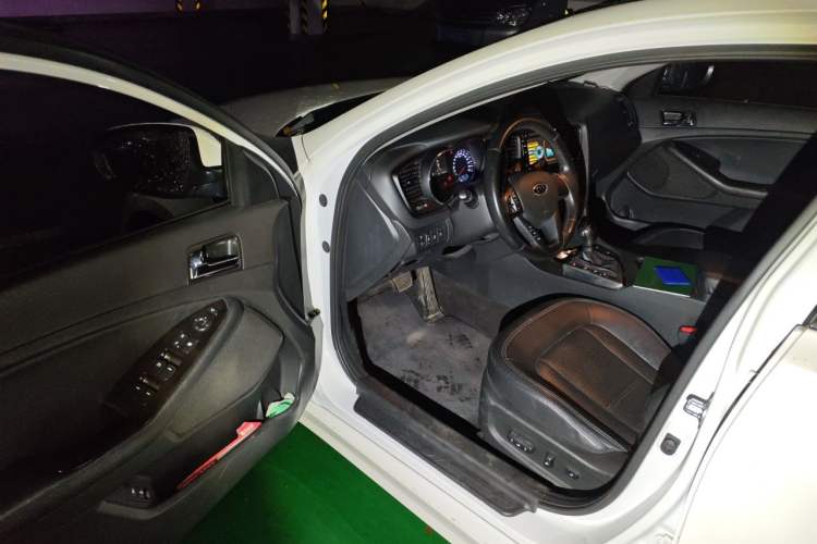Used Kia K5 2012 2.0L Automatic DLX Driver Seat