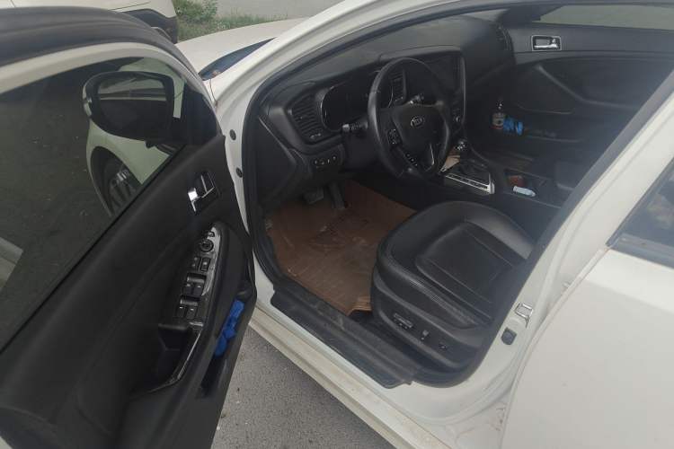 Used Kia K5 2012 2.0L Automatic DLX Driver Seat
