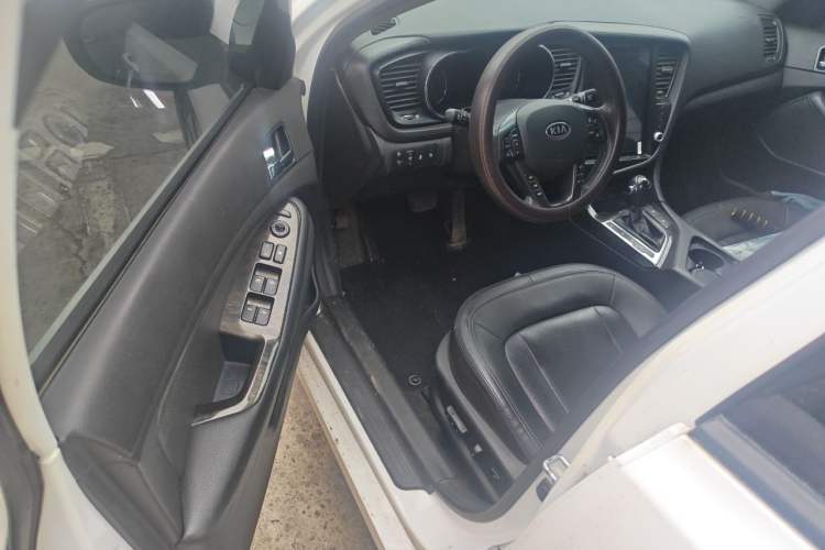 Used Kia K5 2012 2.0L Automatic DLX Driver Seat