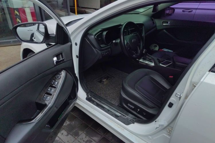 Used Kia K5 2012 2.0L Automatic DLX Driver Seat