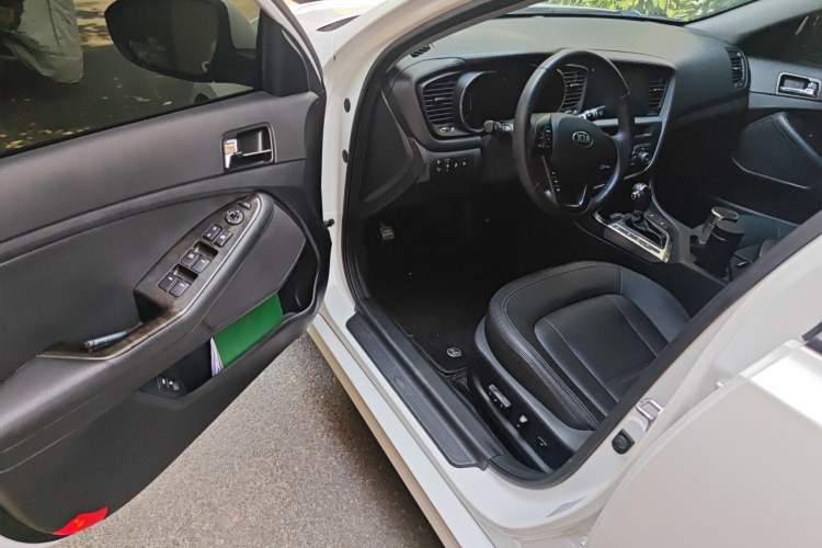 Used Kia K5 2012 2.0L Automatic DLX Driver Seat