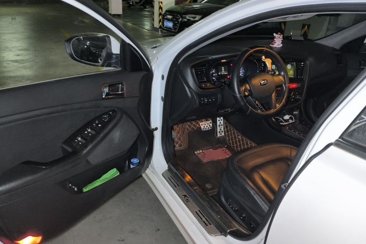 Used Kia K5 2012 2.0L Automatic DLX Driver Seat
