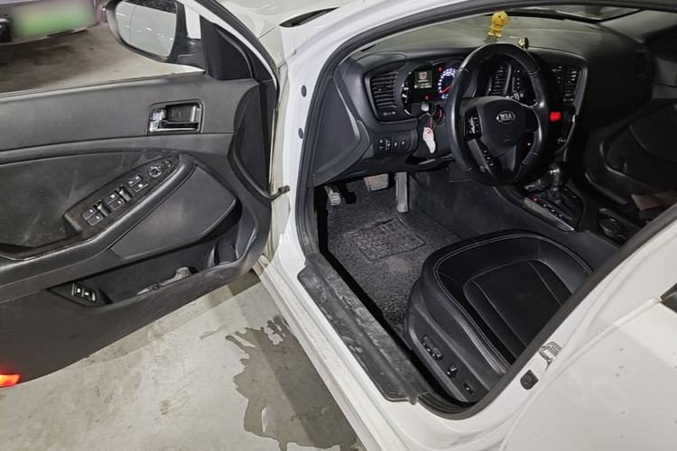 Used Kia K5 2012 2.0L Automatic DLX Driver Seat