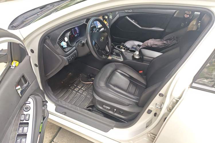 Used Kia K5 2012 2.0L Automatic DLX Driver Seat