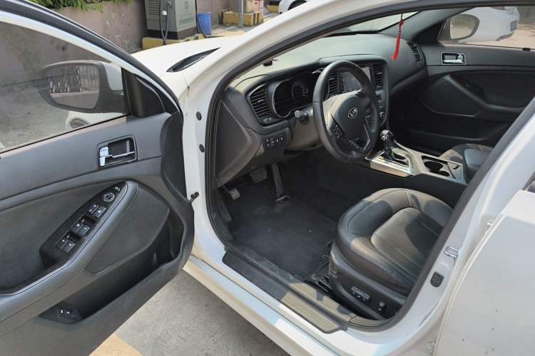 Used Kia K5 2012 2.0L Automatic DLX Driver Seat
