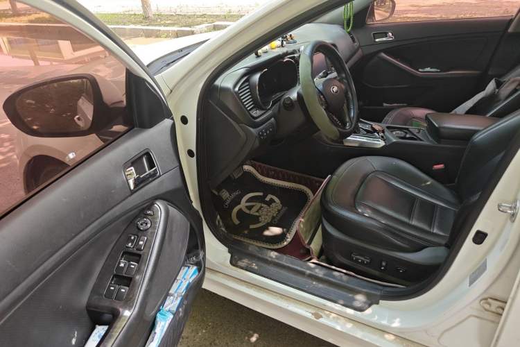 Used Kia K5 2012 2.0L Automatic DLX Driver Seat