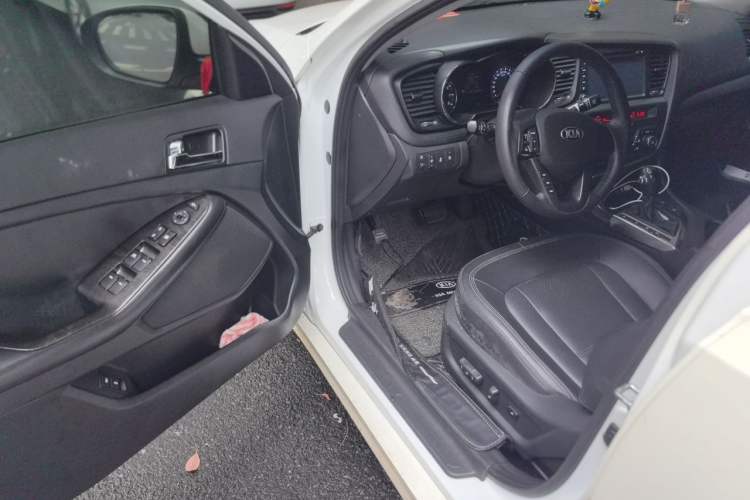 Used Kia K5 2012 2.0L Automatic DLX Driver Seat
