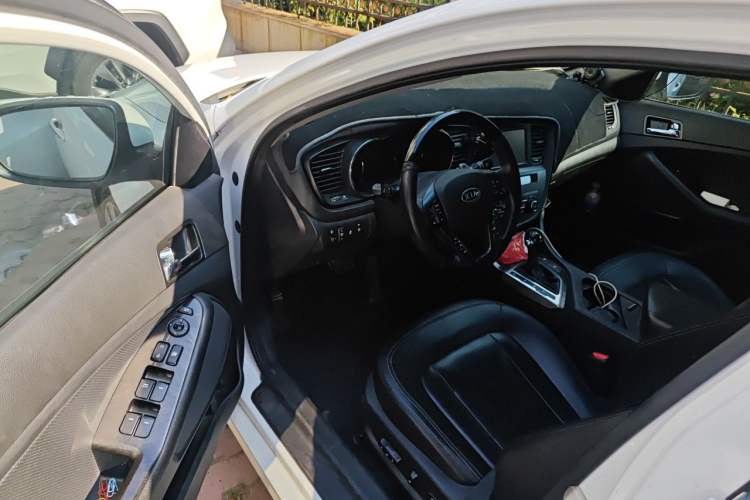 Used Kia K5 2012 2.0L Automatic DLX Driver Seat